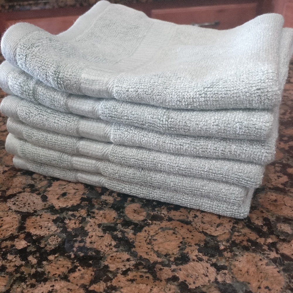 6 Piece Silky Soft Bamboo Washcloths (GREEN)